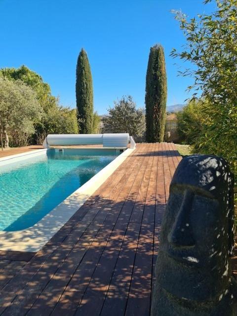 Family First Villa Gargas  Exterior photo